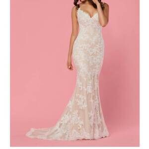 NEW DAVINCI BRIDAL bridal gown in ivory champagne